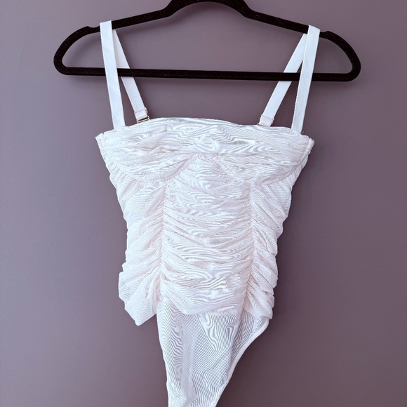 NWOT Aritzia Babaton Luxor Ruched Bustier Mesh Bodysuit - Picture 1 of 11